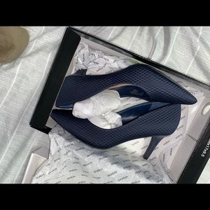 Brand new Alfani pumps